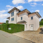 MODERN WOHNEN MIT TERRASSE – EG WOHNUNG IM ZWEIFAMILIENHAUS – WÄRMEPUMPE