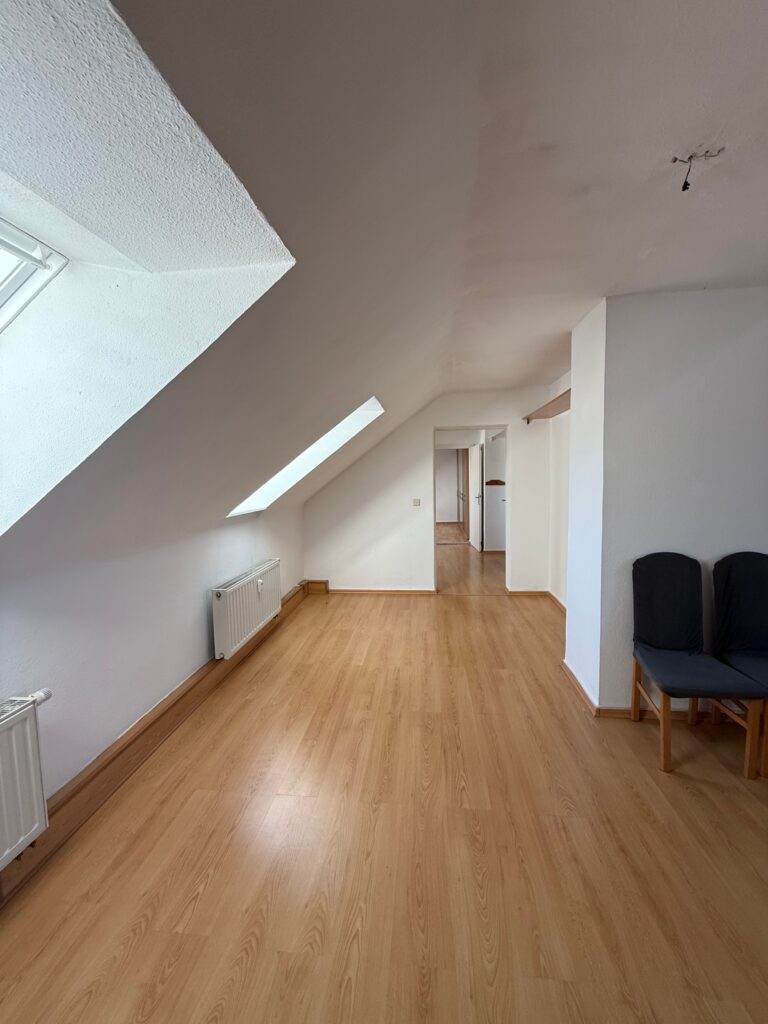 +++ RESERVIERT+++. 2-Raum-Wohnung in Weimar Südstadt, 5. Etage, Theodor-Hagen-Weg 11 +++ RESERVIERT+++. 2-Raum-Wohnung in Weimar Südstadt, 5. Etage, Theodor-Hagen-Weg 11