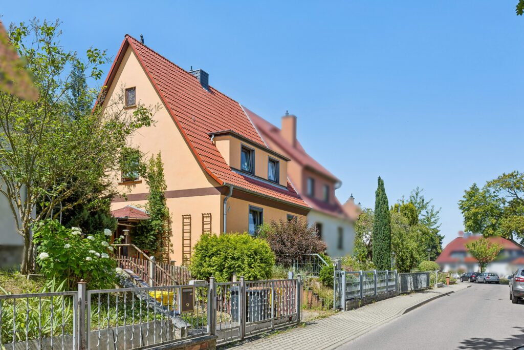 Doppelhaushälfte mit durchdachter Raumaufteilung und Gestaltungspotenzial Doppelhaushälfte mit durchdachter Raumaufteilung und Gestaltungspotenzial