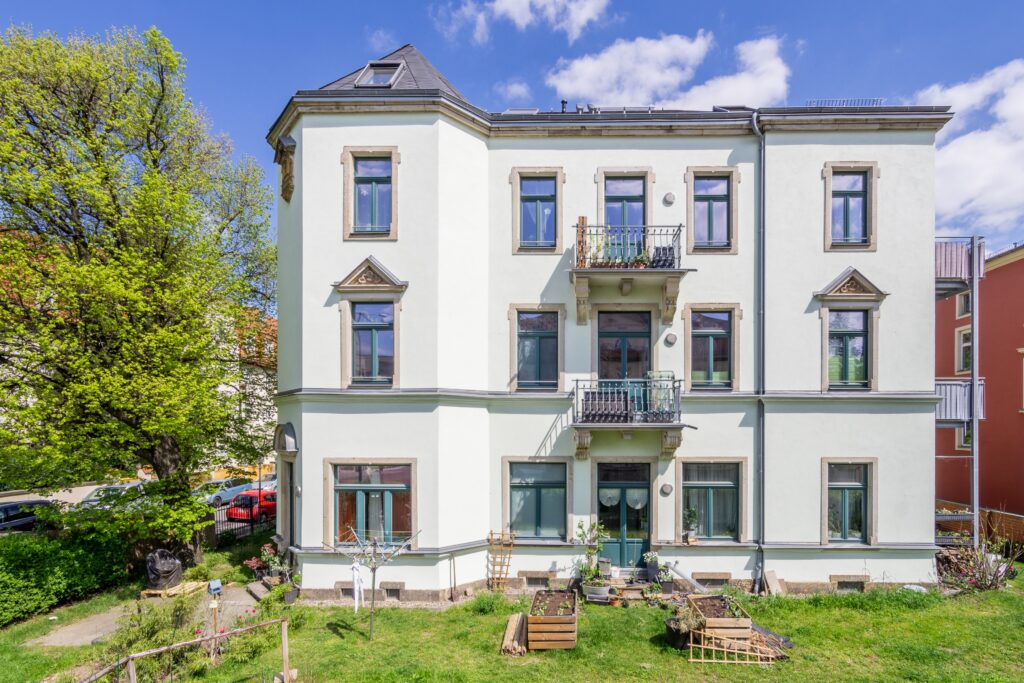 Wohnen mit Stil in Dresden-Blasewitz – sanierter Altbau, Einbauküche, renoviert & sofort bezugsfrei